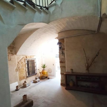 Palazzo Saraceno Apartments-Antico Rifugio Taranto Exterior photo